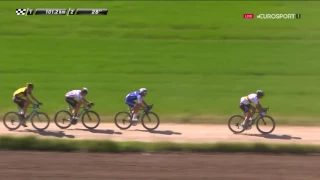 Tom Boonen attacks!- Paris-Roubaix 2017