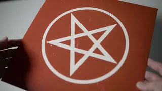 Unboxing Mötley Crüe "Shout At The Devil" Newbury Comics Exclusive Vinyl! Limited Red & Clear Vinyl