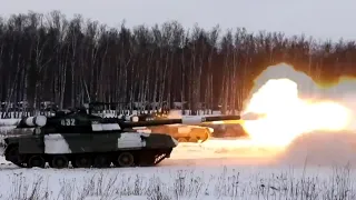 Rosjanie testują swoje czołgi. Nagranie z manewrów na poligonie w Rosji