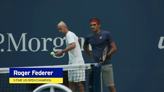 Roger Federer Warms Up For His R4 Match at the 2018 US Open