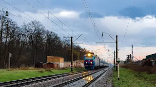 🇺🇦 "Взлетаем" Електровоз ЧС8-016 з поїздом  D 43 "Прикарпаття" Київ - Івано-Франківськ