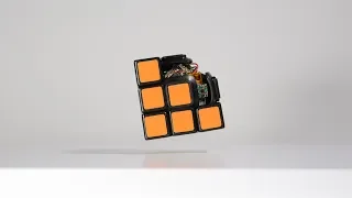 Floating Self-Solving Rubik's Cube