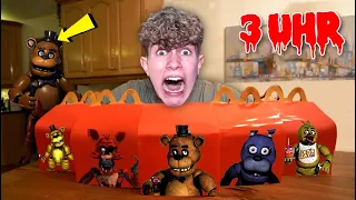 KAUFE NIEMALS ALLE FNAF HAPPY MEALS um 3 UHR NACHTS!! *FREDDY CHALLENGE*