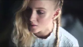 Zara Larsson - Lush Life - Acoustic Version (Official "Play with pop" video)