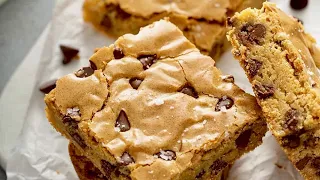 Chocolate Chip Blondies Recipe | Vanilla Brownie Recipe