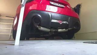 GT86 Invidia N2 + Invidia catless front pipe sound. (Cold start and Low revs)