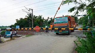 Dangerous Situation Big Thank Passing On RailGate : Furious Speedy Train Honking Moving At RailGate