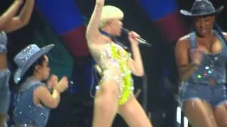 Miley Cyrus Dublin clips