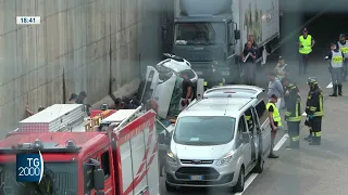 Strade killer, drammatico incidente a Milano. A Eboli altri tre morti