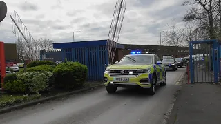 *FIREARMS CONVOY* All active firearms officers are seen flying to a job in Stockport out of openshaw