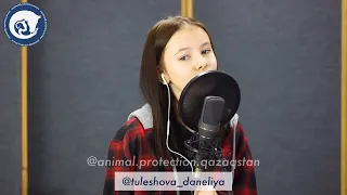 Daneliya Tuleshova took part in the video for the protection of stray animals