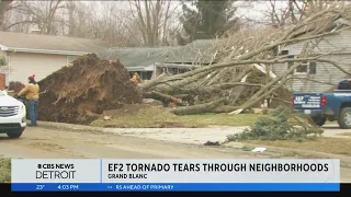 EF-2 tornado tears through neighborhoods in Grand Blanc