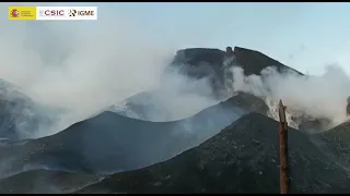 08/12/21 Vista del sector oriental del cono. Erupción La Palma IGME