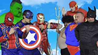 Avengers VS Justice League