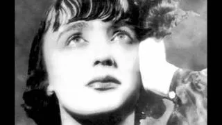 DE L'AUTRE COTE DE LA RUE -- EDITH PIAF --(with lyrics)