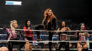 Momento de la confirmación de Becky Lynch como miembro del Team Bianca