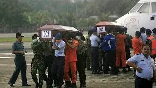 Індонезія: перші тіла жертв авіакатастрофи доставили на ідентифікацію