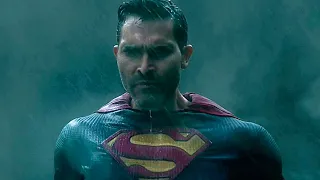 Superman & Lois Season 2x01 | Superman Save Submarine Clip | HD Scene