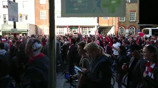 Cologne Football fans swarm London roads