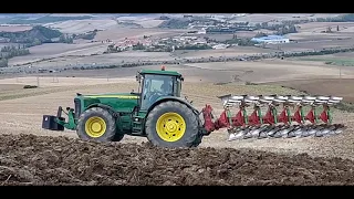 Tractor John Deere 6220 arando #johndeere  #farming  #harvesting #ploughing  @JohnDeere #tractor