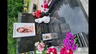 ✅  Семья Юлии Началовой установила памятник на ее могиле