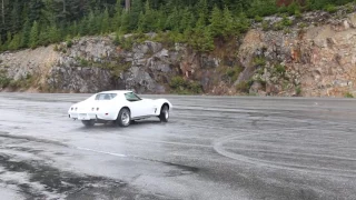 1976 C3 Corvette Stingray donuts