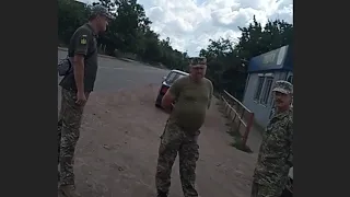 ТЦК з повістками!!! МУЖИК КРАСАВА!!!