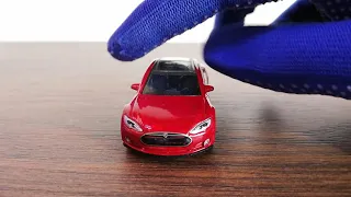 Matchbox 1:64 Tesla Model S