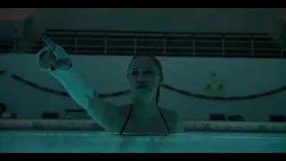 Сцена в бассейне (Оно преследует)