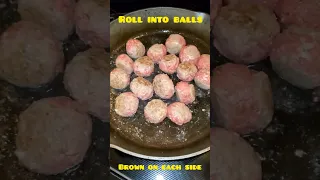 Meatballs in gravy