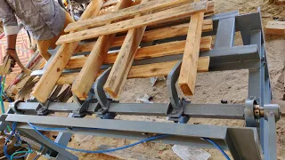 Pallet dismantling machine