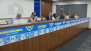 SAISD staff and parents react to proposal to shutter almost 20 schools at an emotional meeting