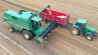 UK Harvest 2020 | Classic John Deere 2256 Hillmaster Combine Harvesting Oats