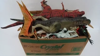 What's in the box: Jurassic Park toys! Dinosaurs, Action Figures, Vehicles!