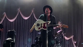 Nathaniel Rateliff & The Night Sweats - Tearing at the Seams (LIVE)