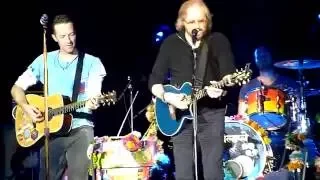 Coldplay Live To Love Somebody + Stayin Alive with Barry Gibb @ Glastonbury 2016 (26/06/2016)