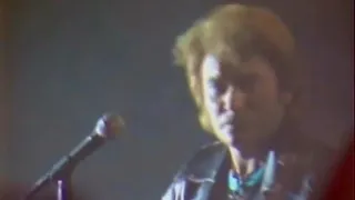 Johnny chante "J'en ai marre" (03.04.1982)