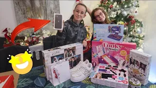 LES FILLES VOUS MONTRENT LEURS CADEAUX ( GROSSE SURPRISE POUR ALICYA )