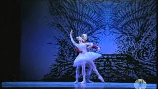 Berlin State Opera Ballet - The Nutcracker - A Cavalier - Ovation