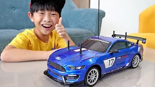 Yejun learns how to assemble a toy car | Funny videos for kids