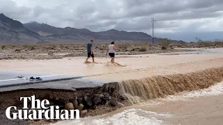 Flash floods in California's Death Valley leave visitors stranded