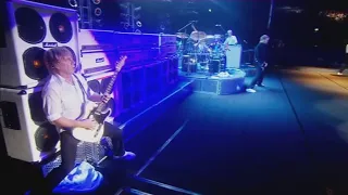 Status Quo - Roll Over Lay Down / Down Down / Whatever You Want - NEC Arena 21-5 2006