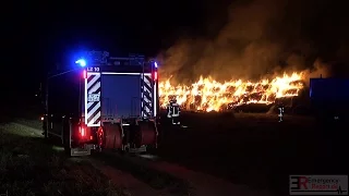 [STROHMIETE IM VOLLBRAND] - 200 Ballen brannten lichterloh ~ Feuerwehr Neuss im Einsatz -