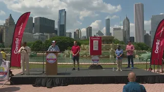 Tom Skilling emcees as city reopens Buckingham Fountain