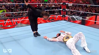 Shinsuke Nakamura attacks Seth Rollins - WWE RAW 8/14/2023