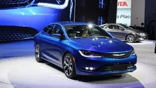 2015 Chrysler 200 Video Preview, Live from the Detroit Auto Show
