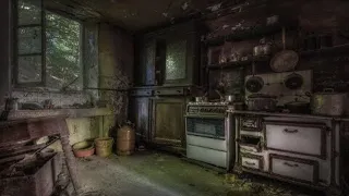 Abandoned House Where The Time Stopped | BROS OF DECAY - URBEX