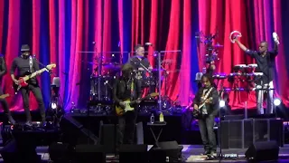 Daryl Hall & John Oates - Say It Isn't So (Movistar Arena - Santiago, Chile - 08.06.2019)
