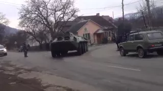 Колонна бронетехники ВСУ подтягиваются к линии фронта 21 02 War in Ukraine