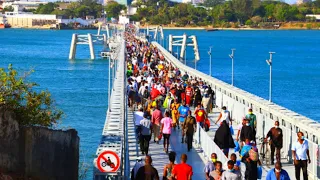 EAST AFRICA'S FIRST FLOATING BRIDGE IN MOMBASA KENYA 🇰🇪,,IT'S AMAZING 👏